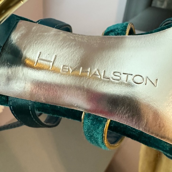 H by Halston Size 7.5 Velvet Peacock Green heels. - Picture 8 of 8